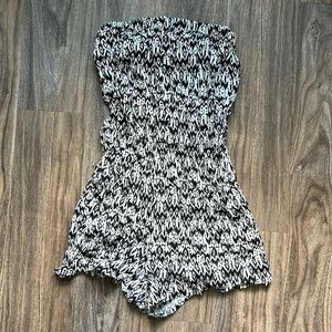 Woman’s Strapless Romper